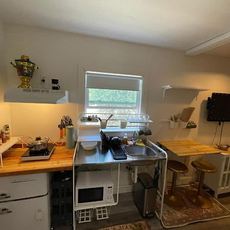 Petite Guesthouse With Kitchenette And Private Bathroom Lake Isabella Exterior photo